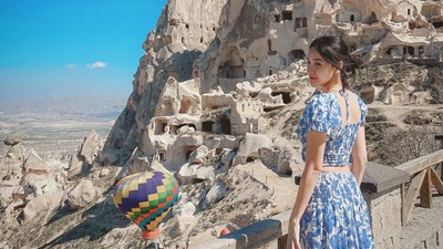 8 Foto Anya Geraldine Liburan ke Cappadocia, Pancarkan Pesona Cantik Natural