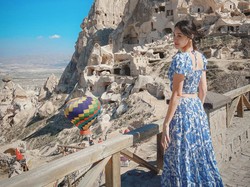 8 Foto Anya Geraldine Liburan ke Cappadocia, Pancarkan Pesona Cantik Natural