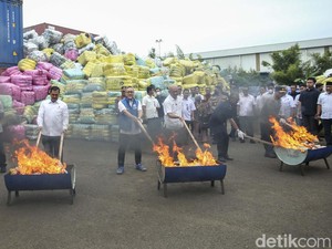 Kemendag Musnahkan Barang Bekas Impor Ilegal Rp 174 M Sepanjang 2023