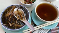 Berani Coba? Sup Ular Berkuah Kental Jadi Menu Jagoan Resto Ini