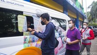 Khusus untuk layanan penukaran di kas keliling, masyarakat diharapkan memesan penukaran terlebih dahulu melalui aplikasi PINTAR.  