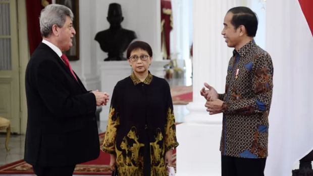 Duta Besar (Dubes) Palestina untuk Indonesia Zuhair Al-Shun bertemu Presiden Jokowi Widodo pada Jumat, 24/3/2023 kemarin. (Sekretariat Kabinet)