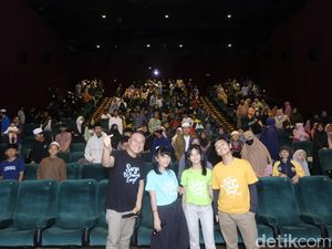 Jelang Tayang, Pemain Film Surga Dibawah Langit Gelar Nobar
