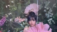 Rambut Fuji diikat membuatnya terlihat begitu cantik. Foto: TikTok Fuji