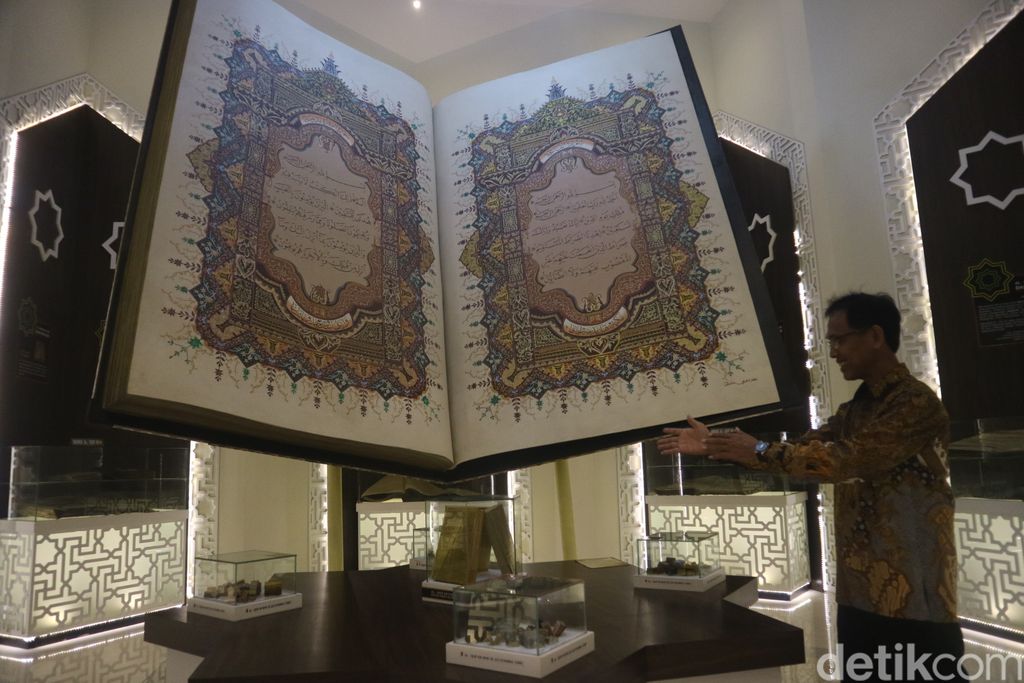 Galeri Al-Quran yang berada di bagian Museum Jenang dan Gusjigang di Kudus, Senin (28/3/2023).