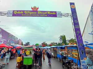 Berburu Aneka Takjil di Galuh Wiyasa Street Foods Ciamis