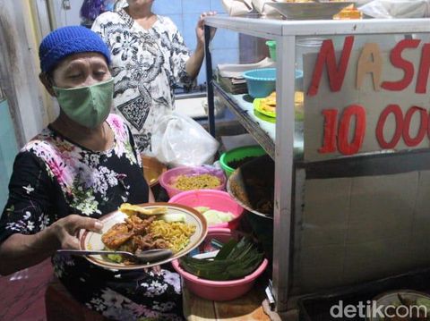 Hidden gem nasi kuning legendaris di Jombang