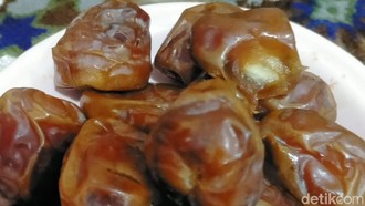 Ciri-ciri Kurma Mengandung Sirup Glukosa, Penampakan hingga Rasanya