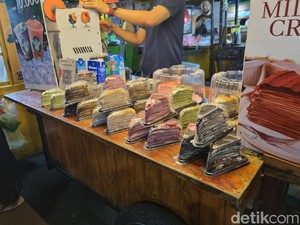 Sederet Pasar Takjil di Surabaya Selatan Bikin Lapar Mata, Jam Buka-Menunya