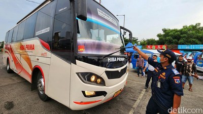 Persiapan Mudik, Bus AKAP Dicek Kesehatannya
