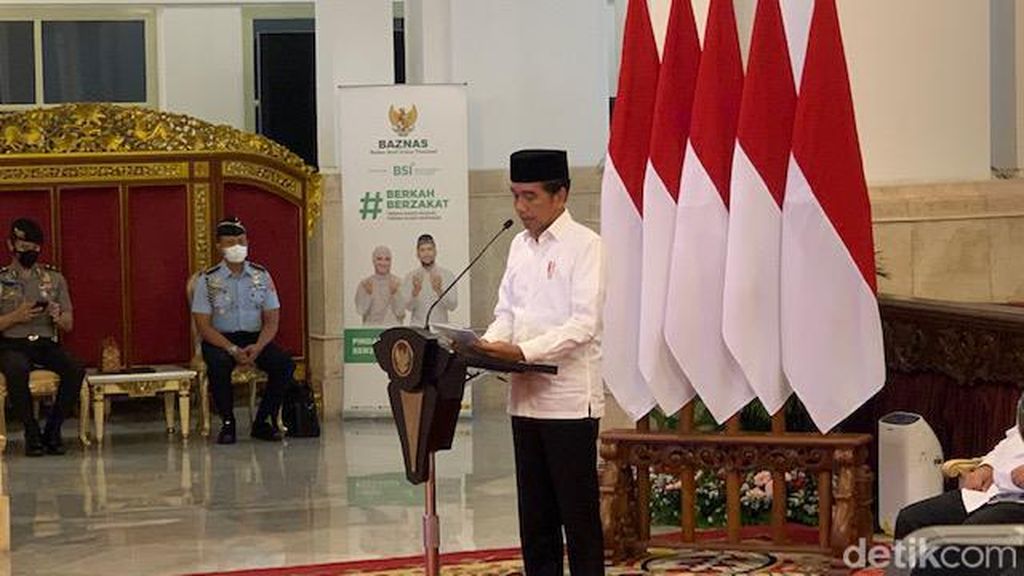 Jokowi Imbau Pejabat Bayar Zakat Lewat Baznas: Dana Dikelola Transparan