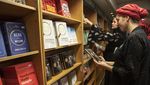 Penampakan Kapal Perpustakaan Terbesar Dunia Sandar di Irak