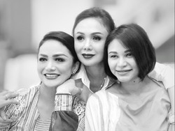 8 Potret Kartika Sary Adik KD & Yuni Shara, Cantik Berparas Mirip Rossa