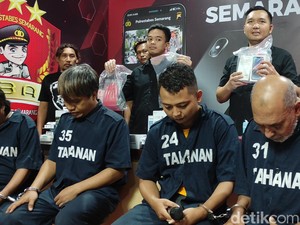 Modus Cek Resi Acak, Komplotan Maling Gasak 77 iPhone Rp 1,2 M di Semarang