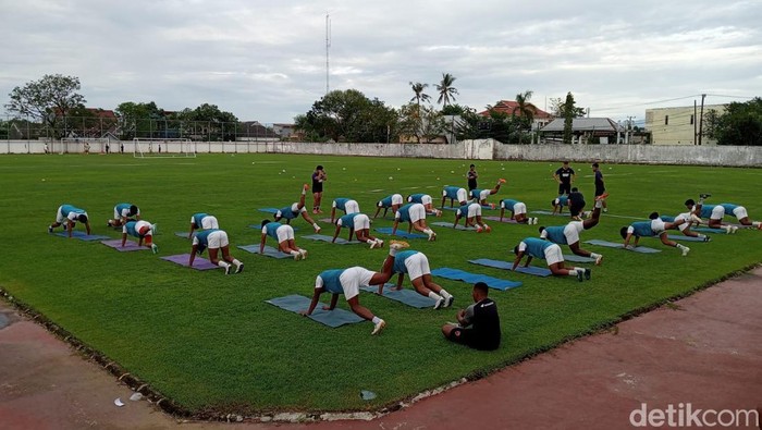 Latihan hari kedua PSM Makassar di Stadion Kalegowa, Sulawesi Selatan (Sulsel). Selasa (28/3/2023).