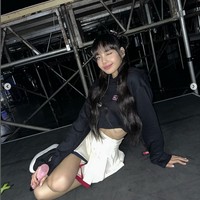 PH WELCOMES THE GREAT LALISA, demikian bunyi tulisan pada banner yang disematkan pada pesawat yang terbang mengelilingi kota Manila. Foto: dok. Instagram @lalalalisa_m