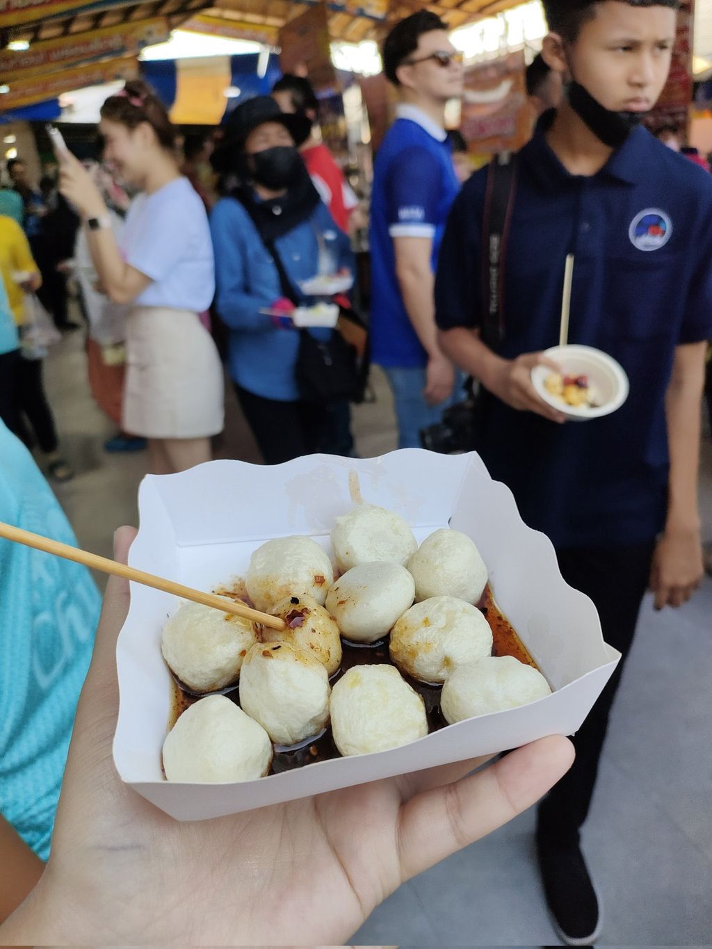 Lisa BLACKPINK Ulang Tahun, 500 Kg Bakso Gratis Dibagikan di Buriram