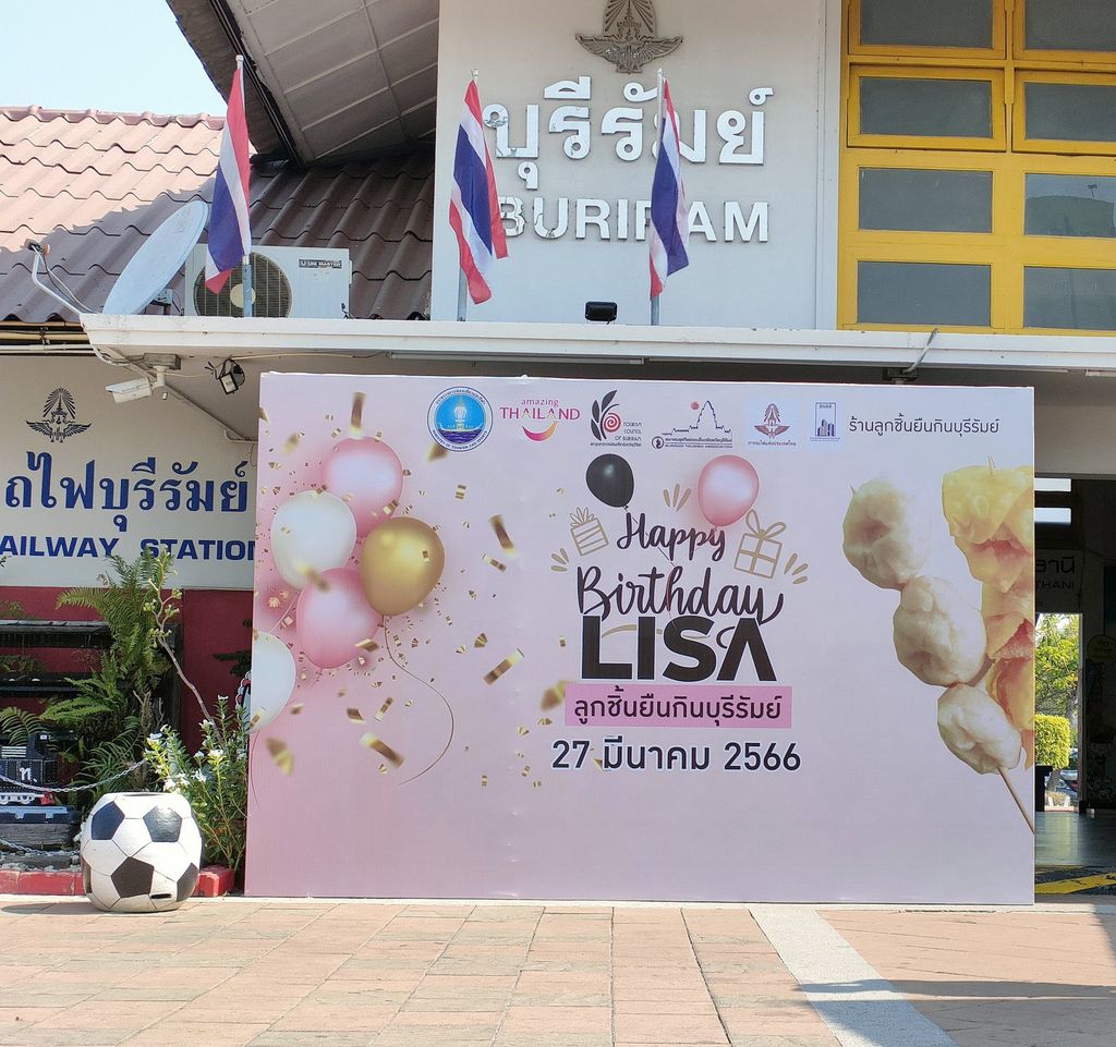 Lisa BLACKPINK Ulang Tahun, 500 Kg Bakso Gratis Dibagikan di Buriram