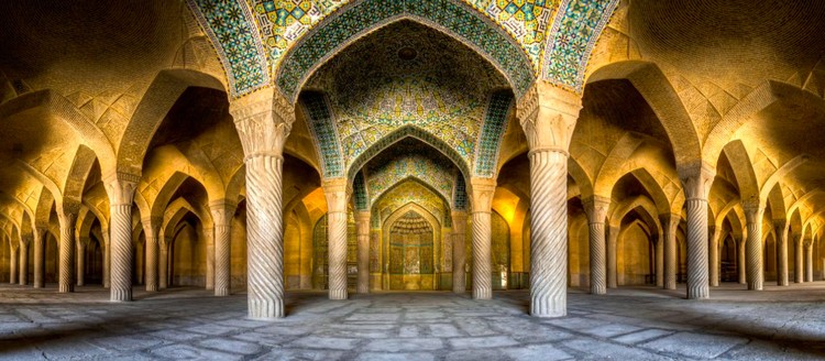 Masjid Nasir al-Mulk di Shiraz, Iran