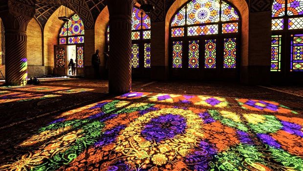 Masjid Nasir al-Mulk di Shiraz, Iran Masjid Nasir al-Mulk di Shiraz, Iran