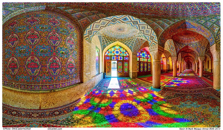 Masjid Nasir al-Mulk di Shiraz, Iran Masjid Nasir al-Mulk di Shiraz, Iran