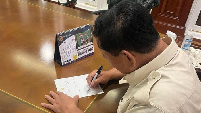 Menhan Prabowo Subianto mendoakan kesembuhan Ustaz Dasad Latif yang tengah dirawat di rumah sakit (dok Instagram Ustaz Dasad)