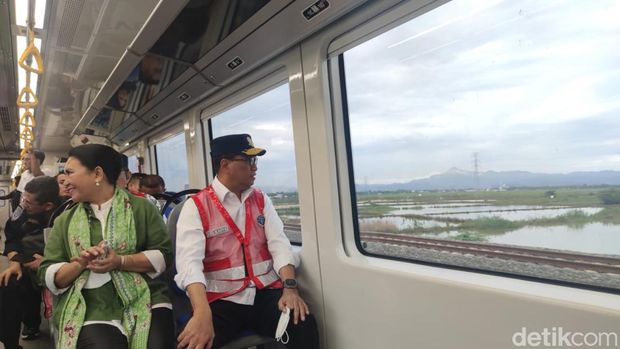 Menhub Budi Karya Sumadi meninjau Kereta Api Sulsel.
