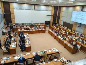 Risma: Anggaran Bansos Bencana 2023 Rp 50 M, Maret Sudah Keluar Rp 22 M