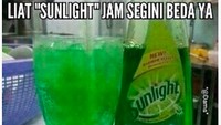 Es memang segar dinikmati saat buka puasa. Biasanya membuat sirup dengan tambahan es batu. Sayangnya, meme satu ini hanyalah sabun cuci piring. Foto: site news