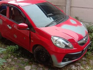 Misteri Mobil Penuh Bekas Tembak yang Ditemukan Warga Lampung di Sawah