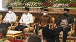 Momen Jokowi dan Maruf Amin Serahkan Zakat ke Baznas Pakai QR Code