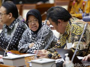 Kasus Bansos Beras hingga KPK Geledah Kemensos, Risma: Ini Aneh...