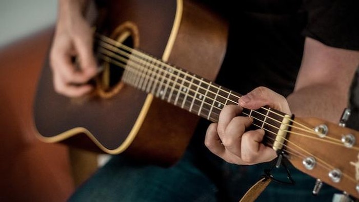 Musik Gitar Lirik lagu dan chord gitar.