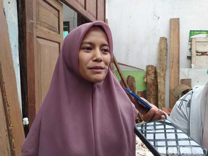 Nailatul Mukhasanah (16), salah satu korban selamat dari ledakan petasan di Kaliangkrik, Kabupaten Magelang, saat ditemui pada Selasa (28/3/2023).