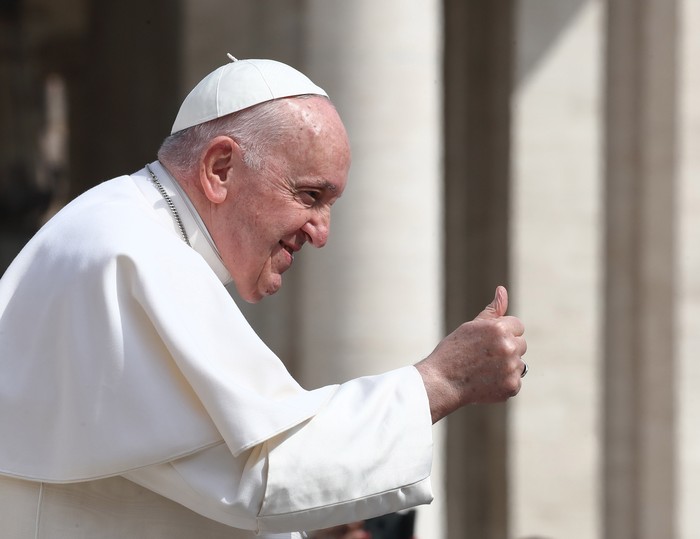 Pope Francis greets the faithful during the General Audience in St. Peters Square. Vatican City (Vatican), March 22th, 2023. (Photo by Grzegorz Galazka/Archivio Grzegorz Galazka/Mondadori Portfolio via Getty Images)