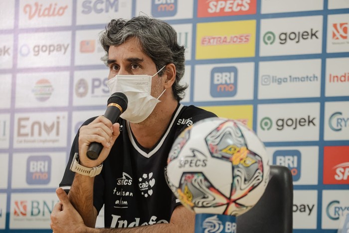 Pelatih Bali United Stefano Cugurra Teco. (Bali United Official)