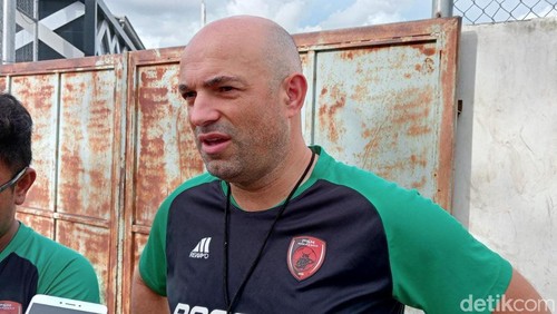 Pelatih PSM Makassar Bernardo Tavares.