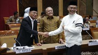 Muhadjir menyebut FIFA paham dengan persoalan pembatalan drawing di Bali. Dia lantas yakin tak akan ada sanksi seseram yang dibayangkan publik.