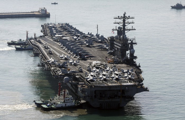 Amerika Serikat dan Korea Selatan menggelar latihan militer bersama. Dalam latihan militer itu, AS juga mengerahkan kapal induk Nimitz.
