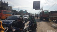 Kemacetan di Kawasan Kampung Lalang akibat proyek galian bukan kali pertama terjadi pada Senin (27/3) kemarin. Kemacetan itu sudah terjadi berulang kali. (Goklas Wisely/detikSumut)