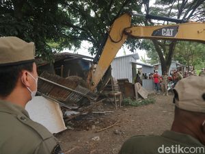 Puluhan Warung Esek-esek di Jati Kudus Dibongkar!