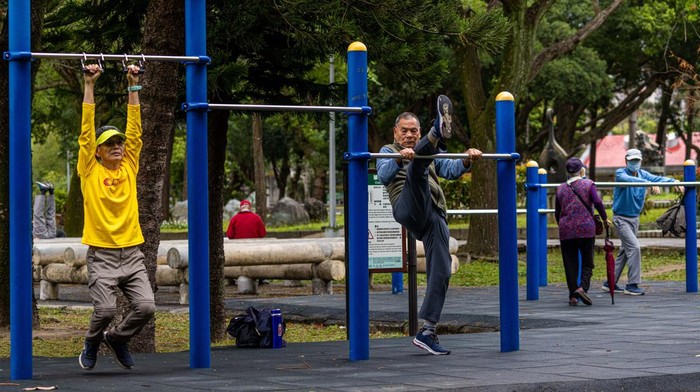 TAIPEI, TAIWAN - MARCH 27: People exercise at a local park on March 27, 2023 in Taipei, Taiwan. Taiwan's President Tsai Ing-wen will visit the U.S., as President Biden urged China not to overreact ahead of the visit. (Photo by Annabelle Chih/Getty Images)