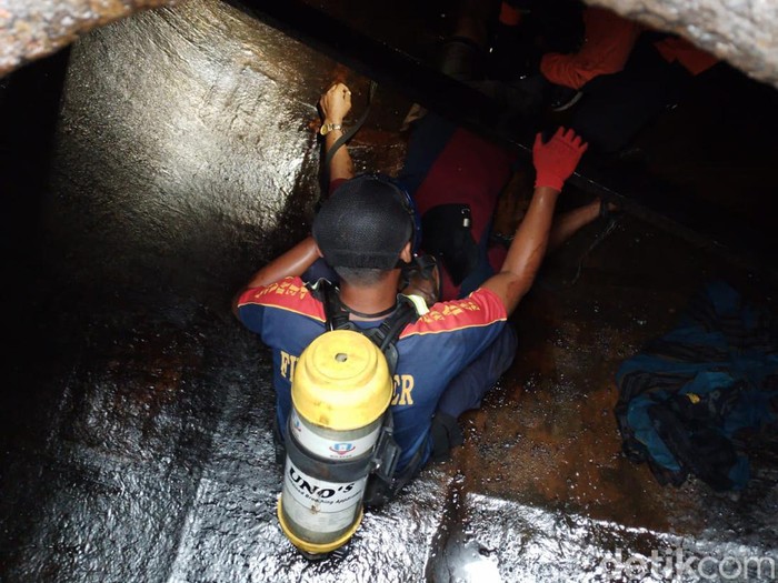sopir truk tangki tewas di dalam tangki