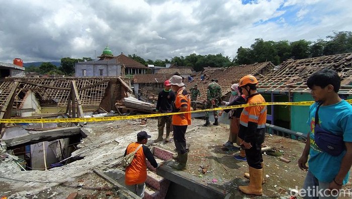 Suasana terkini TKP ledakan petasan di Kaliangkrik Magelang. Total ada 28 rumah rusak akibat ledakan petasan maut itu. Foto diambil Selasa (28/3/2023).