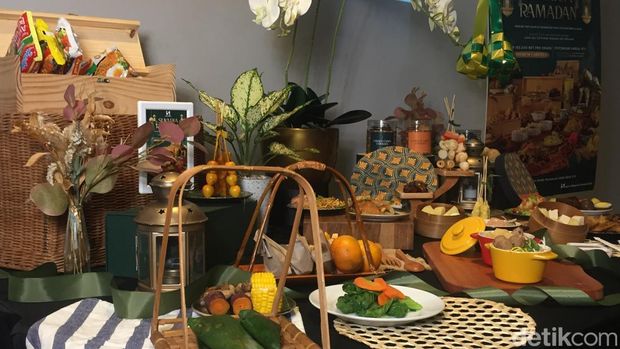 Hotel Swiss-Belinn Wahid Hasyim menghadirkan buffet buka puasa 'Sukaria Ramadan' dengan lebih dari 35 pilihan menu yang dapat dinikmati setiap harinya di BANG BANG Restaurant.