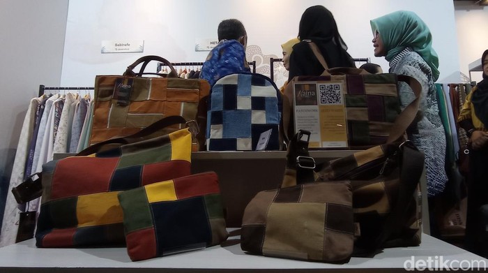 Tas karya warga Bandung dari limbah kain dilirik pembeli Malaysia hingga Singapura.
