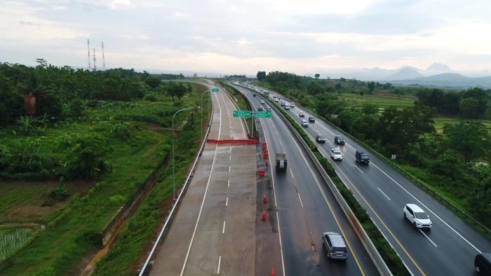 Tol Japek II Selatan.
