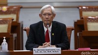 Triyono belakangan menjadi sorotan setelah laporan harta kekayaannya diketahui mencapai Rp 51 miliar dan diduga melakukan plagiarisme.
