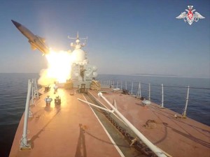 Rusia Uji Coba Rudal Supersonik, Target Sejauh 100 Km Hancur!