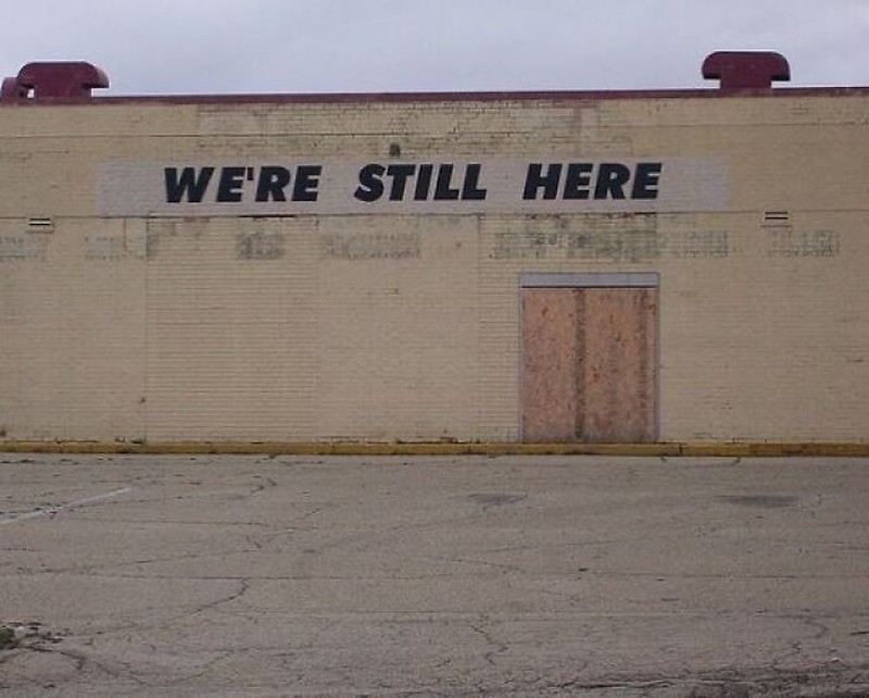 10 Tulisan Misterius dan Mengerikan, Run Bestie, Run!